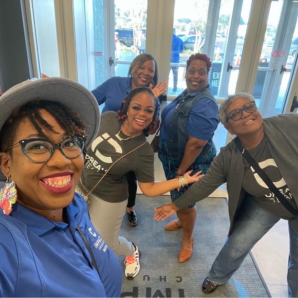 Meet your Posher, Latoya - Picture 4 of 9